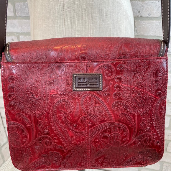 Relic Red Paisley Relic Medium Crossbody Purse Bag - Picture 4 of 12